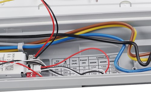 Pragmalux LED TL Waterdicht Armatuur Hermes IP66 60cm 10-18W 3000K-6000K 3-CCT 1250-2300lm 5x2,5mm Doorvoerbedrading (2x18W) + Bewegingsensor PIR-2